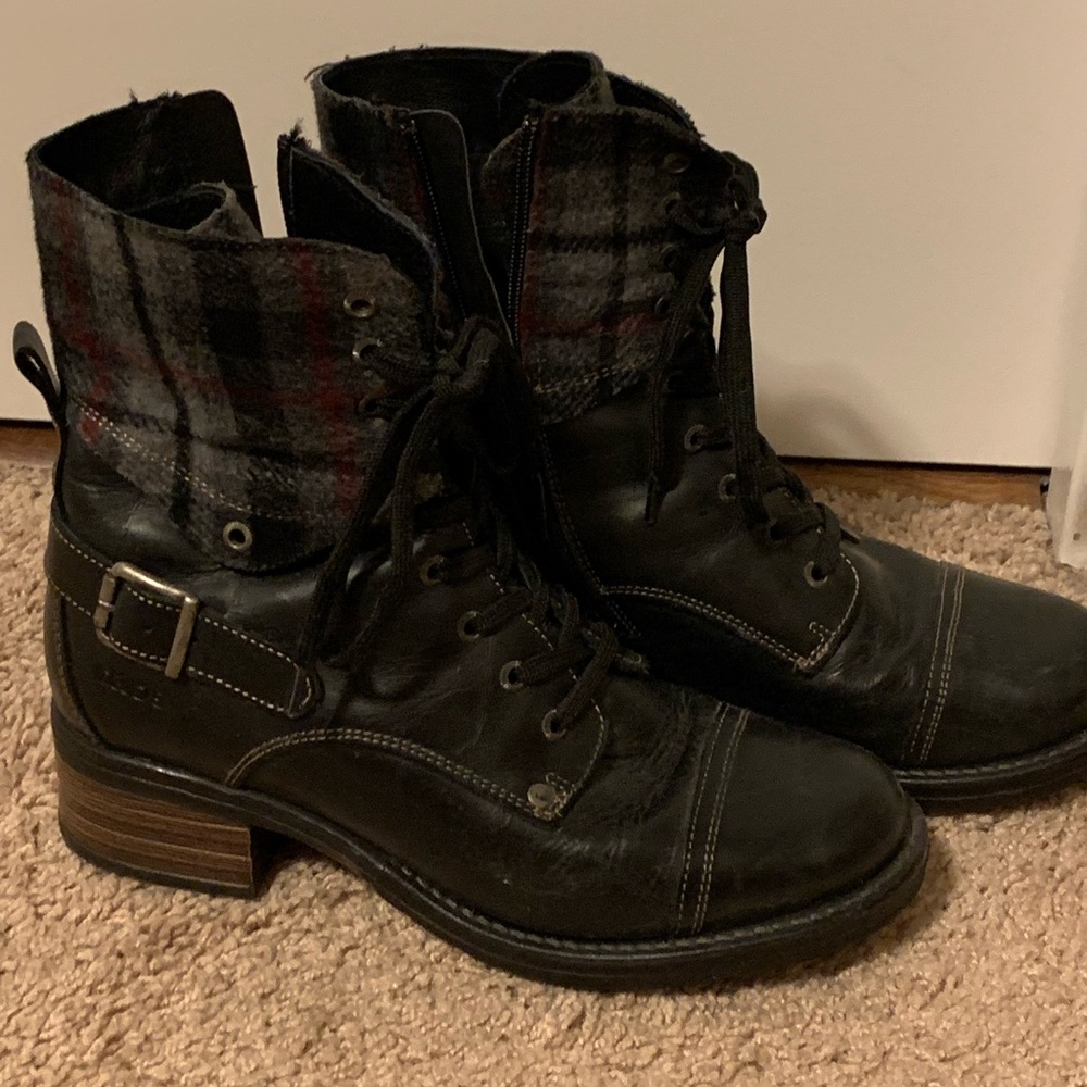 Taos Crave Black Leather Ankle Boots with Plaid Detail - Picture 3 of 7